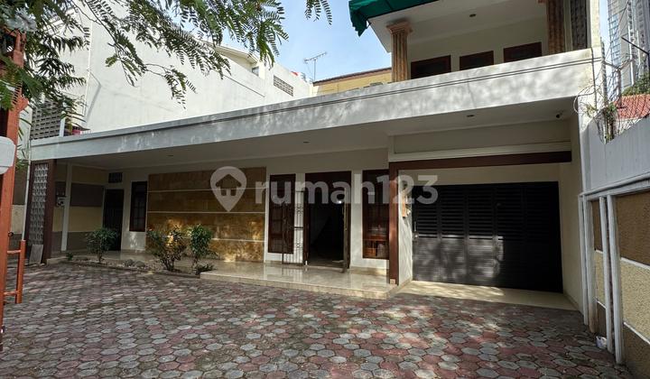 For Sale House in Panglima Polim, Kebayoran Baru, South Jakarta