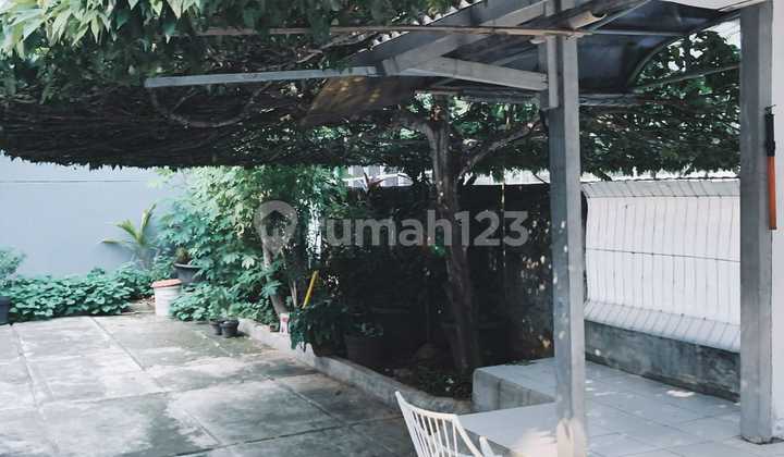 Rumah Komersial Kebayoran Baru, Strategis, Cocok untuk Klinik, Executive Kost