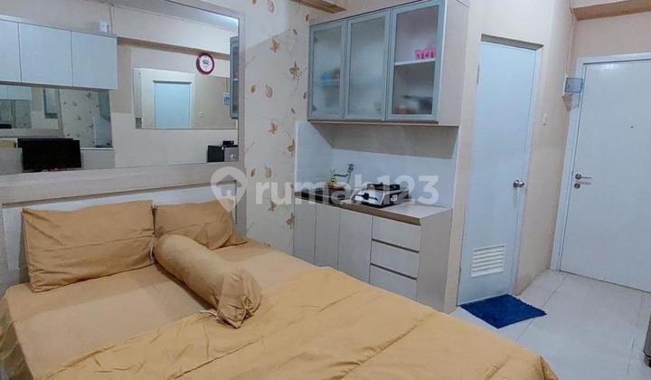 Fully Furnished Studio Apartment at Green Pramuka Residence