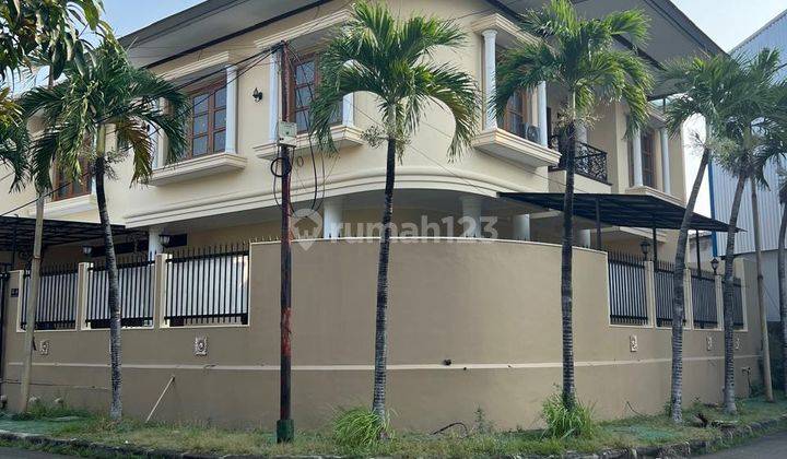 Rumah 2 Lantai Bagus Semi Furnished SHM di Puri Indah Blok K, Jakarta Barat