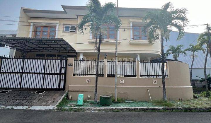 Rumah 2 Lantai Bagus Semi Furnished SHM di Puri Indah Blok K, Jakarta Barat