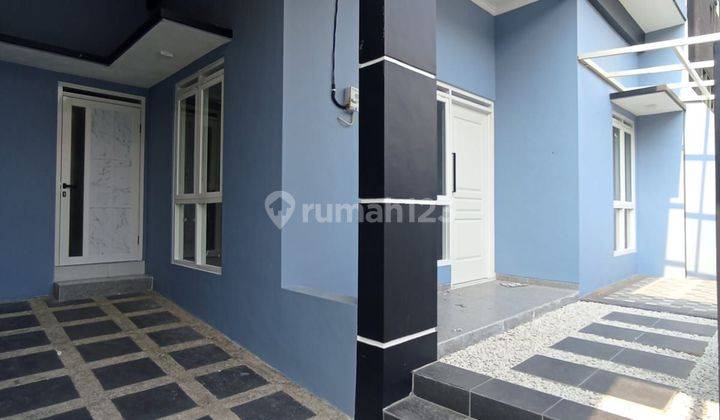 Rumah Cantik 2 Lantai Baru Siap Huni Di Tasikmadu, Malang 2