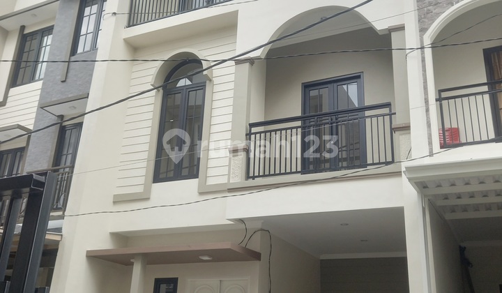 Rumah Baru Type 170/68 Siap Huni di Jalan Ikan Piranha, Malang