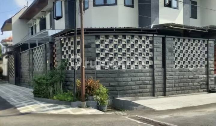 Main House + Active Boarding House on Candi Candi Blimbing Street, Malang 2