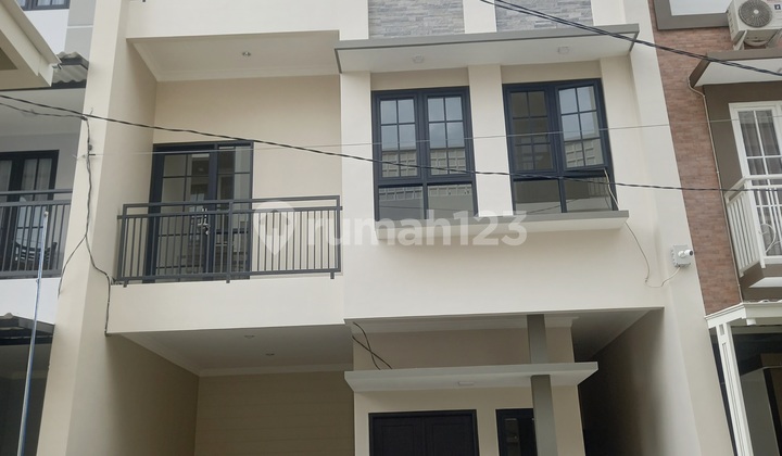 Rumah Baru Type 132/61 Siap Huni di Jalan Ikan Piranha, Malang