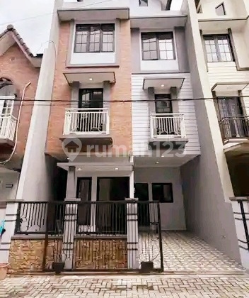 Rumah Baru Type 154/64 Siap Huni di Jalan Ikan Piranha, Malang