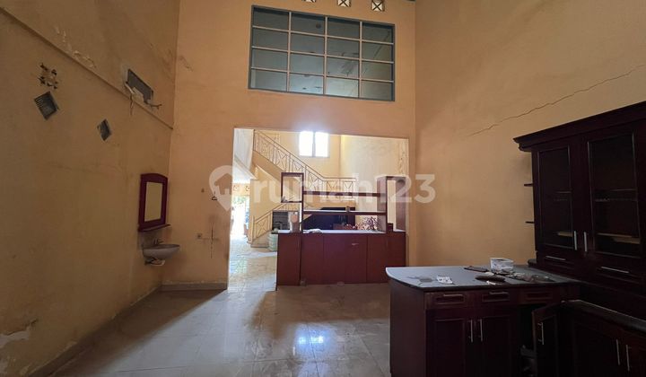 Taman Surya 5, Kalideres, West Jakarta. Old House for Sale, Land Area Only, Requires Renovation or Rebuilding, WTP Water Supply, Northwest Facing, Freehold Title. 2