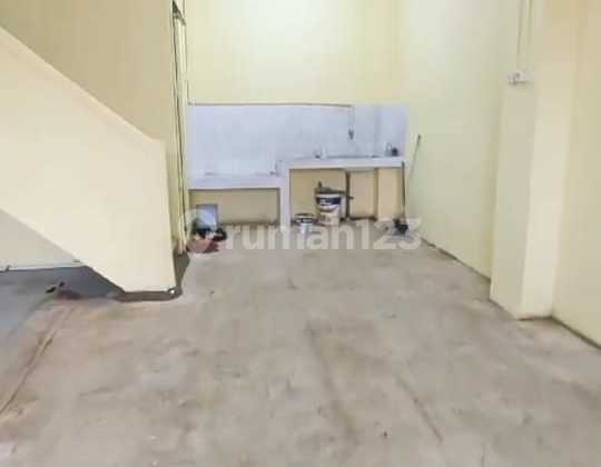 Ciputat Tangsel - Ruko 3 Lantai, Hadap Raya, Hadap Timur, Air Tanah, PLN 2200w SHM di Jalan Dewi Sartika Ciputat Tangsel - Ruko 3 Lantai, Hadap Raya, Hadap Timur, Air Tanah, PLN 2200w SHM di Jalan Dewi Sartika