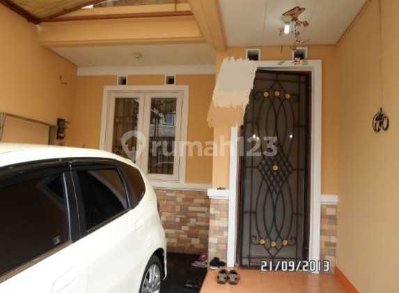Metro Permata, Tgr..Dijual Rumah 2 Lt, Hadap Timur Laut, Ada Bangunan Belakang, Row Jln 2 Mbl, IPL 250rb per Bln, Air Sumur, SHM. Metro Permata, Tgr..Dijual Rumah 2 Lt, Hadap Timur Laut, Ada Bangunan Belakang, Row Jln 2 Mbl, IPL 250rb per Bln, Air Sumur, SHM.