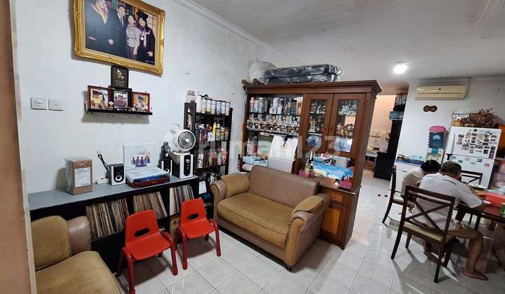 Mutiara Taman Palem, Cengkareng, Jakbar..Dijual Rumah 2 Lt, Siap Huni, Hadap Utara, Row Jln 2 Mbl, Listrik 3500w, Air PAM, SHM. Mutiara Taman Palem, Cengkareng, Jakbar..Dijual Rumah 2 Lt, Siap Huni, Hadap Utara, Row Jln 2 Mbl, Listrik 3500w, Air PAM, SHM.