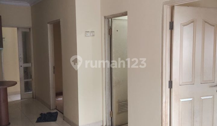 City Resort, Cengkareng, West Jakarta.. For Sale House or Town House, Located on the 2nd Floor, Electricity 2200W, Piped Water, SHM Srss.