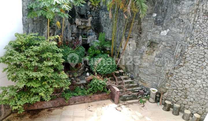 Pantai Mutiara, Jakut..Dijual Rumah 3 Lt, Hadap Barat Daya, Row Jln 3 Mbl, Air Pam, Semi Furnish, Carport 2, Shm.-Wt Pantai Mutiara, Jakut..Dijual Rumah 3 Lt, Hadap Barat Daya, Row Jln 3 Mbl, Air Pam, Semi Furnish, Carport 2, Shm.-Wt