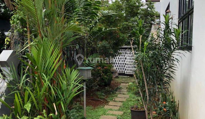 Disewakan Rumah Hoek Bagus Taman Aries Jakbar  1