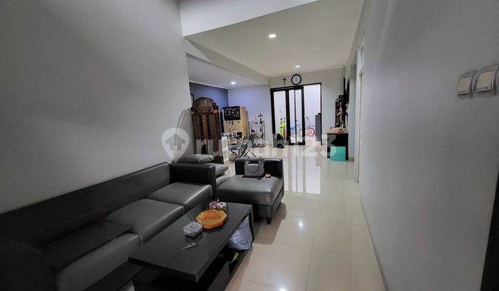 Citra 5, Jakbar..Dijual Rumah 1.5 Lt, Bagus Sekali, Sudah Renov Total, Atap Baja Ringan, Hadap Barat Daya, Listrik 4400w, SHM.