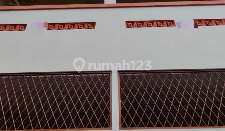 Dijual Kost Tinggal Beroperasi, 4 Lantai, Hadap Utara, Row Jalan 1 Mobil dan 1 Motor, Air Tanah, SHM IMB dan PBB Lengkap di Pedongkelan, Cengkareng, Jakarta Barat
