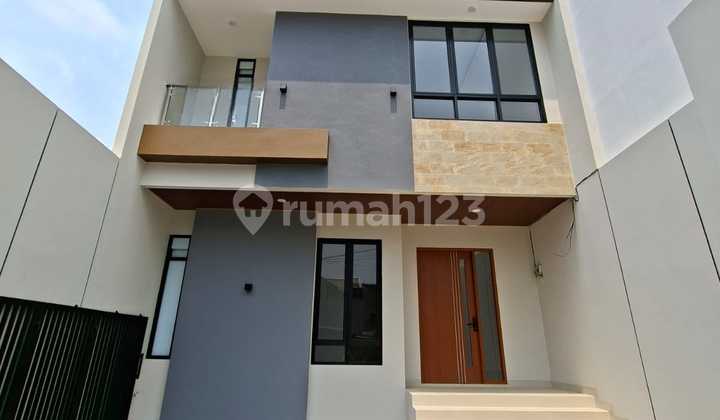 Taman Villa Meruya, Jakbar..Dijual Rumah Brand New Minimalis Modern, Hadap Selatan, Door Smartlock, Double Ceiling, Open Space Concept, Facade Combination Batu Alam dan Cat Tekstur Arturo. Taman Villa Meruya, Jakbar..Dijual Rumah Brand New Minimalis Modern, Hadap Selatan, Door Smartlock, Double Ceiling, Open Space Concept, Facade Combination Batu Alam dan Cat Tekstur Arturo.