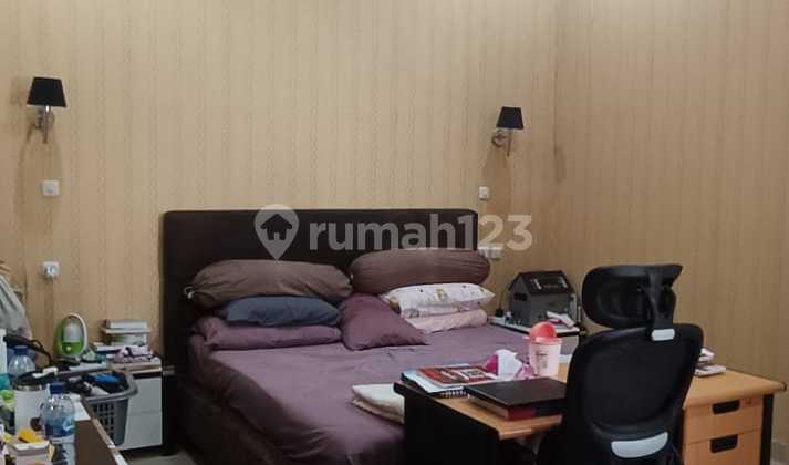 Taman Surya, Pegadungan, Kalideres, Jakbar..Dijual Rumah 2 Lt, Hadap Selatan, Atap Sdh Baja Ringan, Row Jln 3 Mbl, Dpn Rmh Tembok, Ac 4, Water Heater, Kitchen Set, PLN 5500W, Air Pam, Shm.-T4n 2