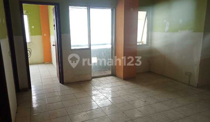 For Sale: Taman Surya 1 Apartment, Kalideres, West Jakarta, with Elevator
