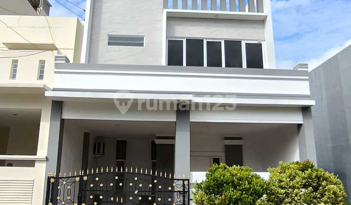 Dijual Rumah 2.5 Lantai, Hadap Barat Daya, Row Jalan Lebar, SHM di Citra 2 Ext, Pegadungan, Kalideres, Jakbar