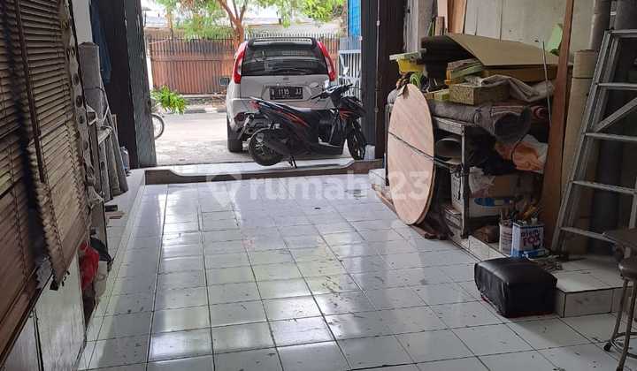 Jalan Gunung Sahari II, South Gunung Sahari, Kemayoran.. For Sale 3-Story Shop House, East Facing, 2200w Electricity, Piped Water, Certificate of Ownership.