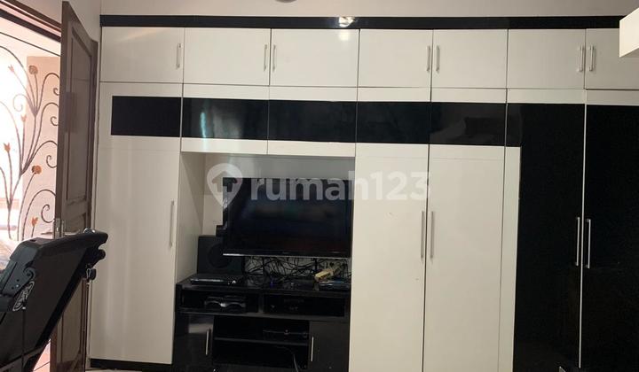 Citra 5, West Jakarta.. For Sale House 225 sqm Land Area, Light Steel Roof, Neat, Renovated, Move-In Ready, Semi-Furnished, 4400w Electricity, WTP Water and in the Process of Switching to PDAM, SHM Certificate.