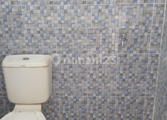 Semanan Indah Garden, Cengkareng, West Jakarta.. For Sale 1-Story House, Still Under Lease Until November 2025, Southeast Facing, 2200w Electricity, Well Water, Freehold Title. 2