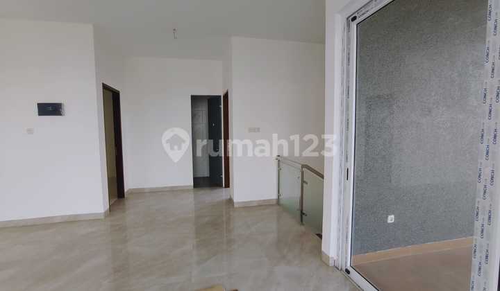 Taman Surya 5, Pegadungan, Kalideres, West Jakarta.. For Sale: Brand New House and 3-Story Hook, Facing Northeast and Southeast, Row Road 3 Cars, Spacious Parking Area, PLN 4400W, SHM.-M1tv 2