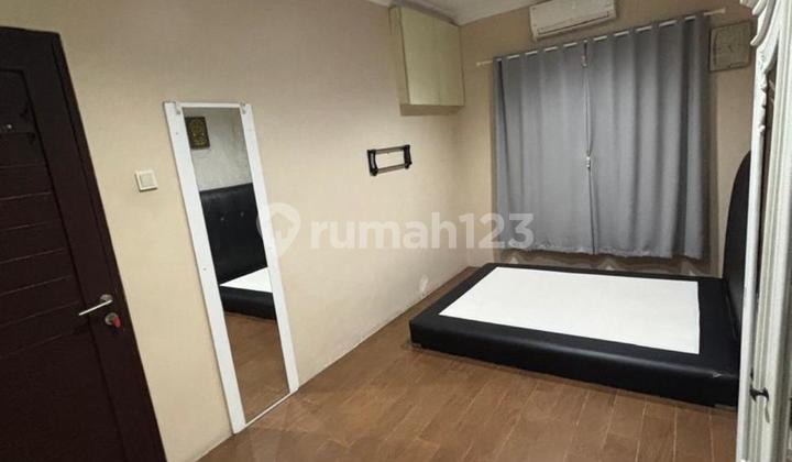 Puri Mansion, Kembangan, Jakbar..Dijual Rumah 2 Lt, Siap Huni, Hadap Selatan, Semi Furnish, Bebas Banjir, PLN 5500w, Air PDAM, Surat SHM Sertifikat Hak Milik. 2