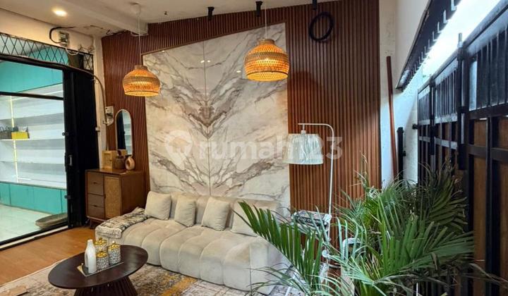 Jl Kebon Jeruk, Hayam Wuruk, Taman Sari, West Jakarta.. For Sale: 4-Story House, Move-in Ready, Furnished, Full Interior, South-Facing, 1.5 Car Access, Suitable for Boarding House/Office, SHM (Certificate of Ownership). Jl Kebon Jeruk, Hayam Wuruk, Taman Sari, West Jakarta.. For Sale: 4-Story House, Move-in Ready, Furnished, Full Interior, South-Facing, 1.5 Car Access, Suitable for Boarding House/Office, SHM (Certificate of Ownership).