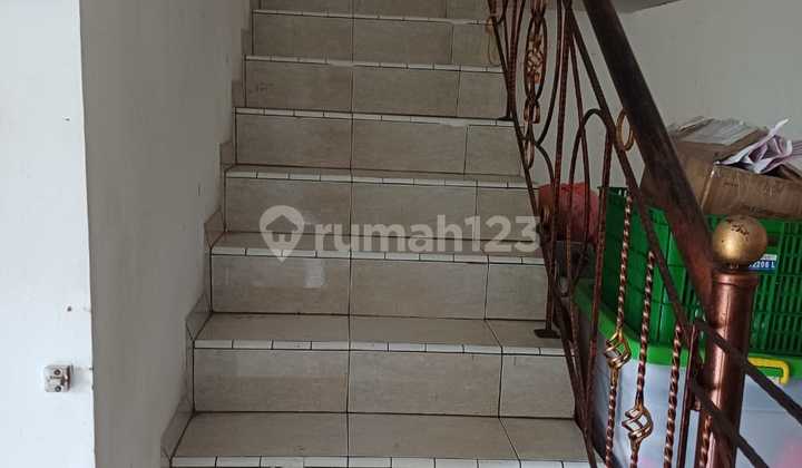 Citra 3, Jakbar..Dijual Rumah 2.25 Lt, Hoek, Hadap Timur dan Selatan, Rumah Sangat Terawat dan Bersih, Lokasi Aman dan Nyaman, PLN 7700w, SHM. 2