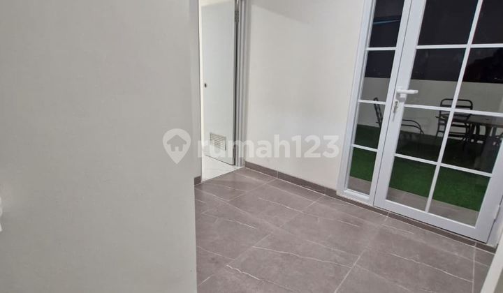 Brand New American Classic, Joglo, Jakbar..Dijual Rumah, Hadap Timur, Full Kitchen Set, Interior TV dan Wall Moulding, Torren Pinguin 1000 L, Surat SHM IMB PBB. 2