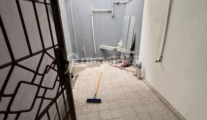 Kosambi Baru, Cengkareng, West Jakarta.. For Sale: 1.5-Story House, North Facing, Two-Car Road Row, 4400w Electricity, PAM Water, SHM. 2