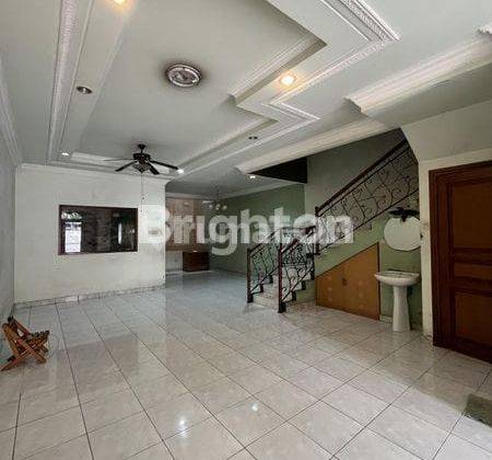 Disewakan Rumah, Hadap Selatan, Listrik 4400w, Shm di Duri Kepa, Jakarta Barat 1