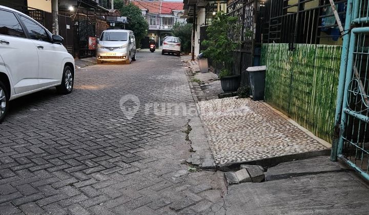 Permata Taman Palem, Pegadungan, Kalideres, Jakbar..Dijual Rumah 2 Lt, Row Jln 2.5 Mbl, Listrik 2200w, Air WTP, SHM.