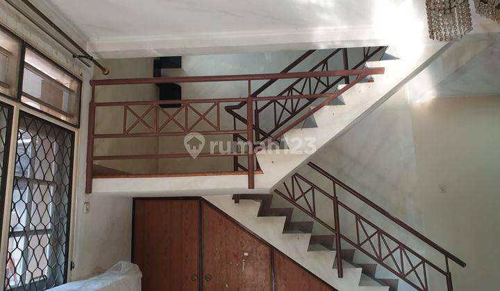 Disewakan Rumah Hoek 2 Lantai, Furnished, Tiap Kamar Ada AC, Listrik 4400w, SHM di Taman Kencana, Cengkareng, Jakarta Barat 2