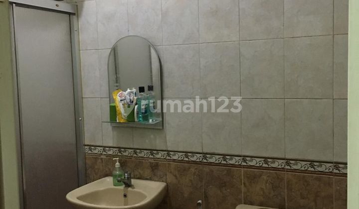 Taman Palem, Jakbar..Dijual Rumah 2 Lt, Blok Bagus, Bebas Banjir, Full Furnish, Garasi 3, Carport 2, PLN 5500W, Air Pam, Legalitas SHM. 2