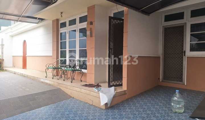 Duta Garden Tangerang - 1.25 lantai - hadap Timur - SHM - Row jalan 3 mobil - Siap Huni Rapih