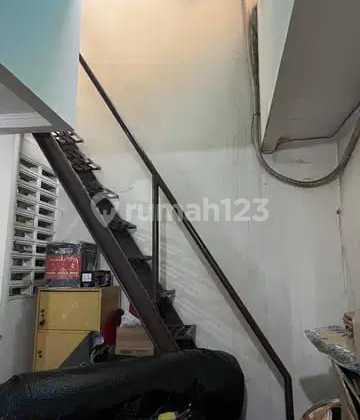 Citra 5, Jakbar..Dijual Rumah 1.25 Lt, Hadap Timur, Tampak Depan Model Standar Dari Developer, Listrik 2200w, Legalitas SHM. 2