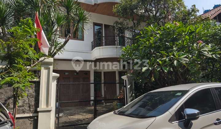 Puri Kencana, Kembang, West Jakarta.. For Sale 2-Story House, North Facing, Unfurnished, 7700w Electricity, PDAM Water, Freehold Certificate.