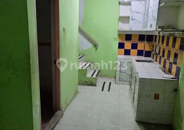 Permata Taman Palem, Jakbar..Dijual Rumah 3 Lantai Full, Listrik 7700w, Hadap Utara.