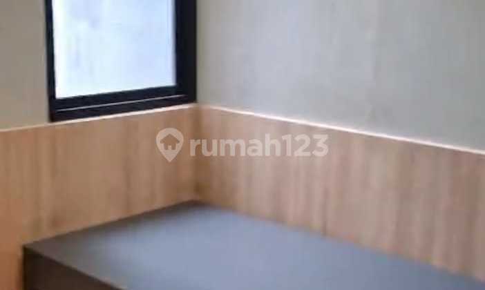 Menceng, Tegal Alur, Kalideres, Jakbar..Dijual Rumah 3 Lt, Bangunan Baru Renov Total, Row Jln 2 Mbl, Semi Furnish, Air Pam, SHM On Hand.-V.fn