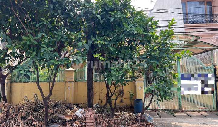 Taman Surya 5, Kalideres, Jakbar..Dijual Rumah Tua Hitung Tanah, Harus Renov atau Bangun Ulang, Air WTP, Hadap Barat Laut, SHM.