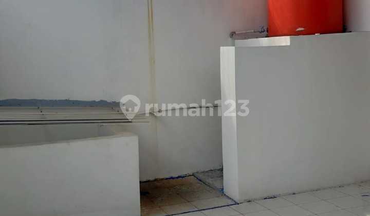 Taman Palem, Cengkareng, Jakbar..Dijual Rumah 2.5 LT, Hadap Timur Laut, Row Jln 3 Mbl, Blok Tidak Banjir, PLN 2200W, Air Pam, Shm.-H3n9k1 2