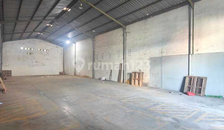 Disewakan Gudang Margomulyo Permai Lb324m Hanya 105Jt/Th Disewakan Gudang Margomulyo Permai Lb324m Hanya 105Jt/Th