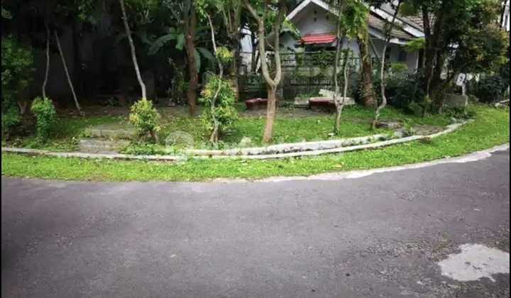 Rumah Tua Hitung Tanah di Griya Loka Bsd, Dekat Tol dan Sekolah, bisa KPR