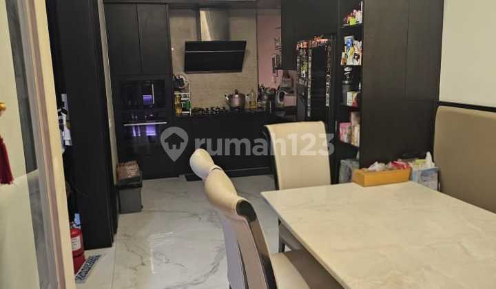 For Sale Northwest House Facing Lake Minimalist Width 9 Ready to Occupy 2