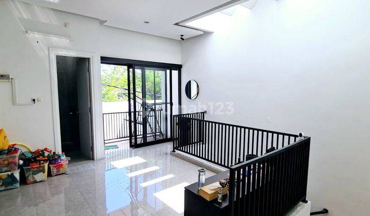 Rumah Bagus Modern Renov Siap Huni Murah Royal Residence Wiyung  1