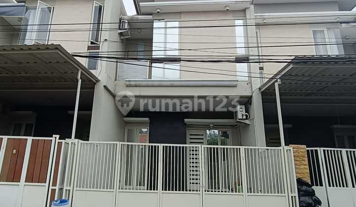 Jual Cepat Rumah 2 Lantai Free Furnished Kutisari Dekat Petra