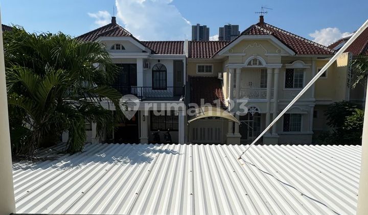 Jual Rumah Virginia Regency Pakuwon City Terawat Siap Huni Jual Rumah Virginia Regency Pakuwon City Terawat Siap Huni