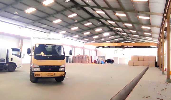 Dijual Gudang Siap Pakai Luas SHM Margomulyo Permai